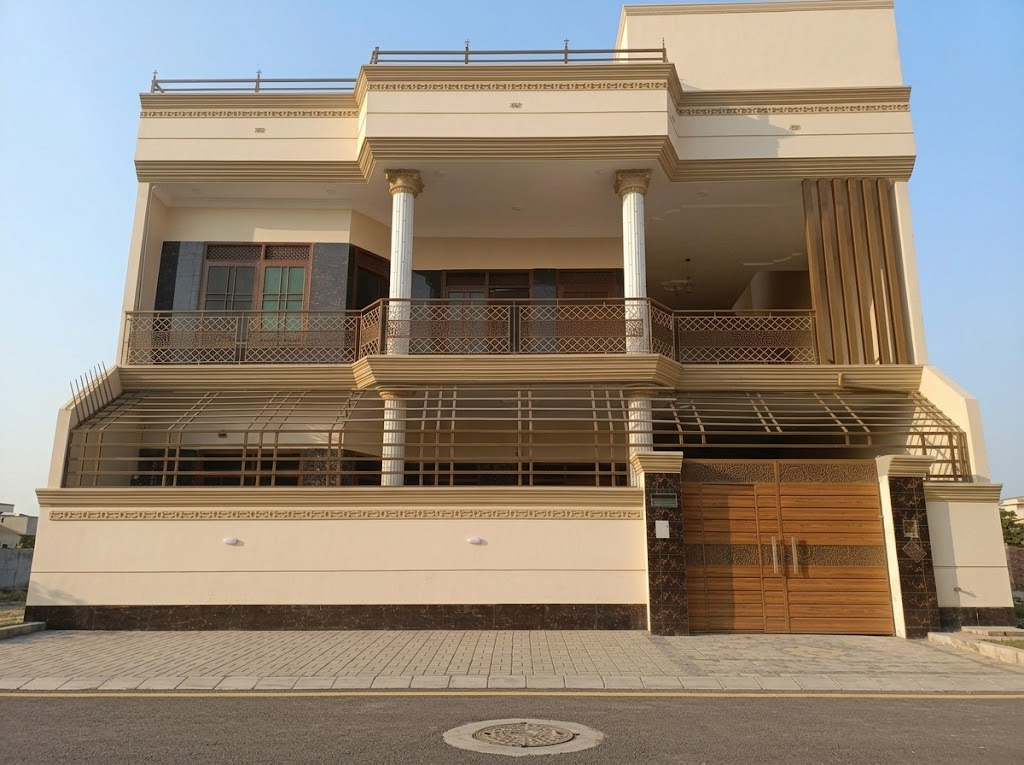 Classical Cream Villa - image 1