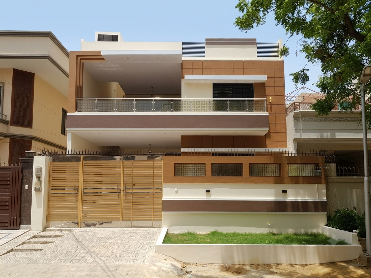 Modern Minimalist Villa - image 1